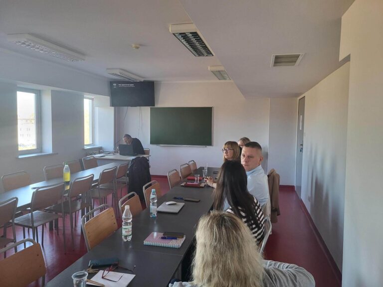 Akademia Nauk Stosowanych w Kielcach (Akademia Lipińskiego) jest w połowie realizacji projektu „Dostępna Akademia Lipińskiego”, współfinansowanego przez Unię… Dostępna Akademia Lipińskiego – półmetek realizacji projektu