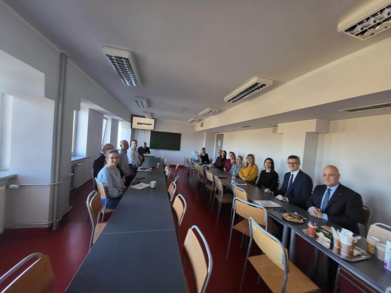 Akademia Nauk Stosowanych w Kielcach (Akademia Lipińskiego) jest w połowie realizacji projektu „Dostępna Akademia Lipińskiego”, współfinansowanego przez Unię… Dostępna Akademia Lipińskiego – półmetek realizacji projektu