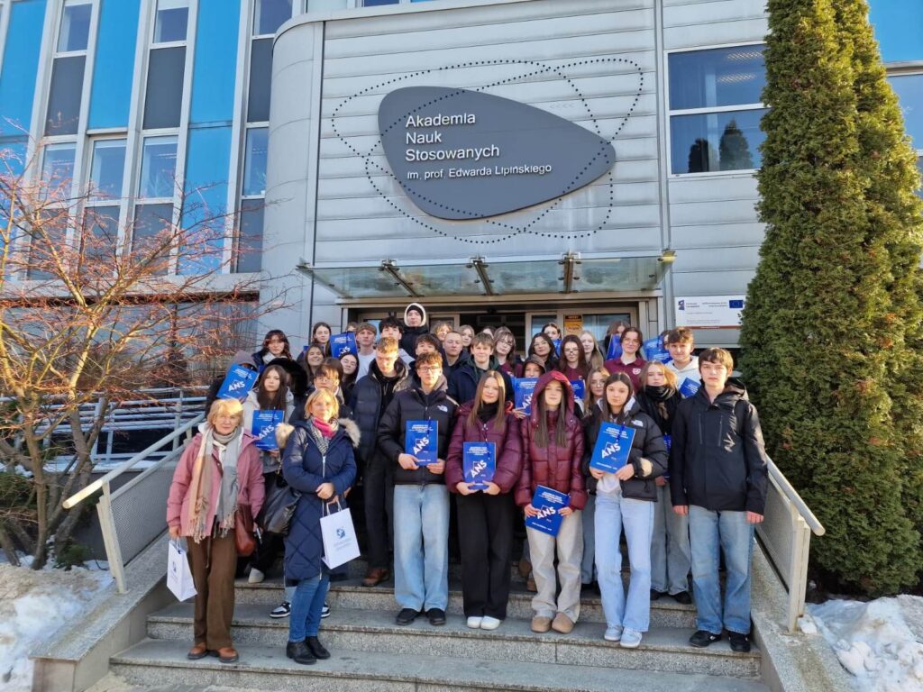 Wizyta uczniów klas medycznych z Opatowa w Akademii Lipińskiego