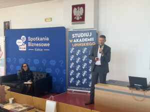 12 marca w Akademii Nauk Stosowanych im. prof. Edwarda Lipińskiego w Kielcach odbyło się wydarzenie CEO CARE DAY – inicjatywa, której celem było połączenie… CEO CARE DAY – nauka i biznes spotkały się w Akademii Lipińskiego