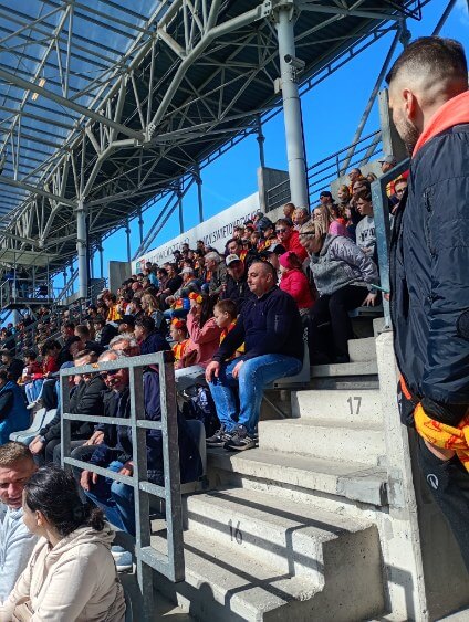 Studenci I roku Bezpieczeństwa Wewnętrznego na Exbud Arenie